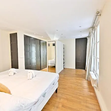 Grand Prestigieux Et A * Paris