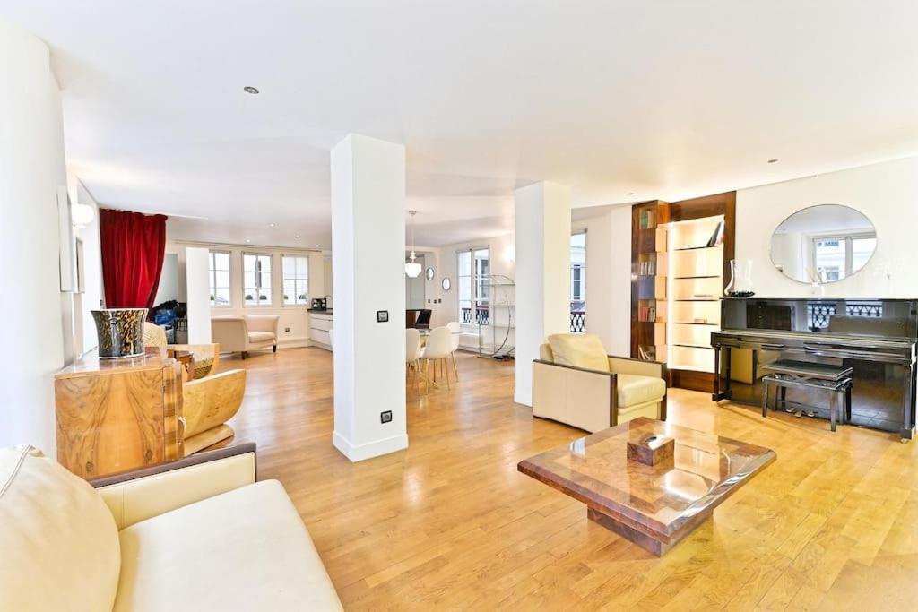 Appartamento Grand Prestigieux Et A Parigi