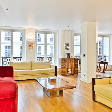 Grand Prestigieux Et A Parigi
